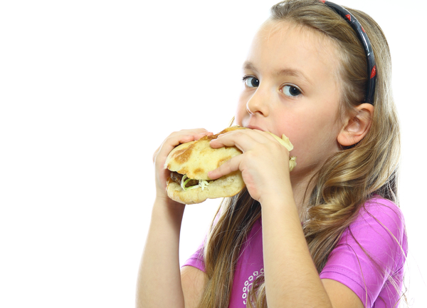 Фаст-фуд не дает мозгу ребенка развиваться