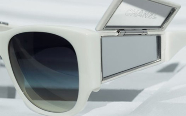 Модный Дом Chanel представил очки с зеркалом