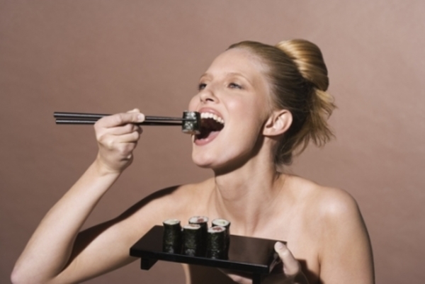 Как есть суши?