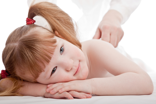 Делаем ребенку массаж