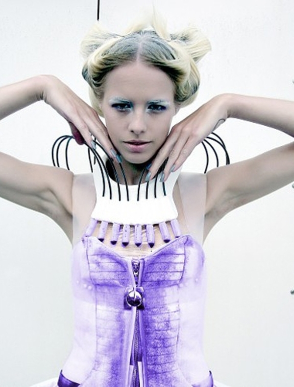 Шок: платье, которое меняет свой цвет