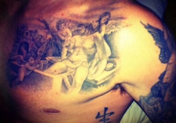 Бекхэм разместил на Facebook описание своего нового тату