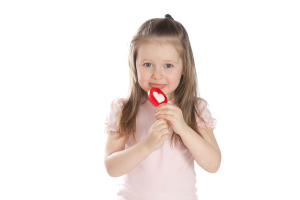 Детей нельзя поощрять сладостями