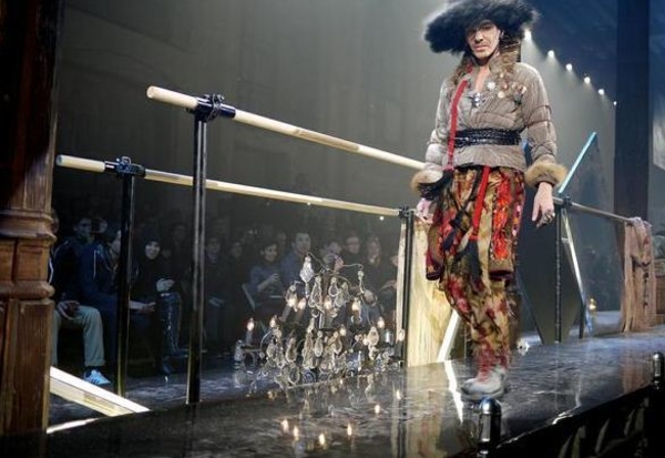 Гальяно отменил показ  в Париже