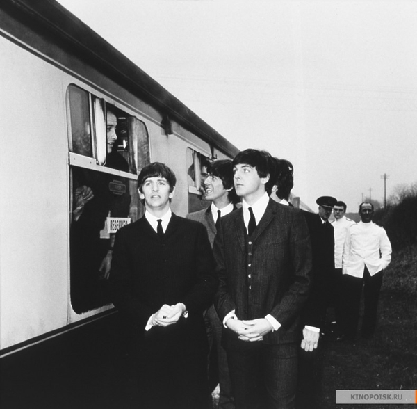 В честь The Beatles выпустят кеды