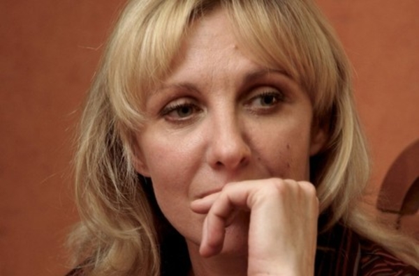 Елена Яковлева легла под нож хирурга