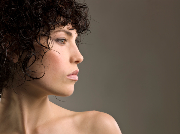 Уход за волосами весной: особенности сезонной реабилитации