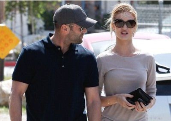 Рози Хантингтон Уитли cогласилась на провокационную фотосессию