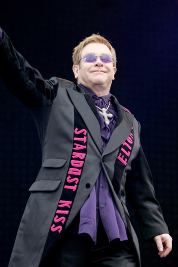 Сегодня именины у Элтона Джона
