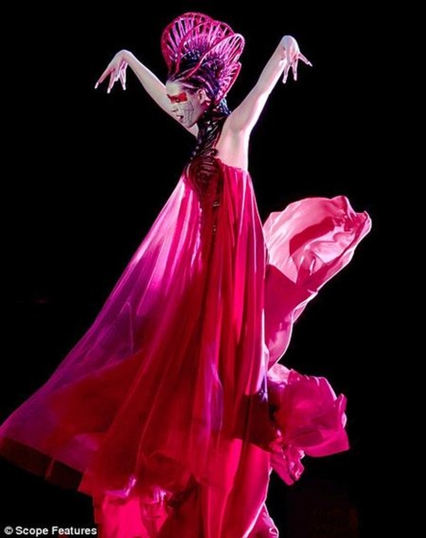 Кэти Пэрри стала инопланетянкой