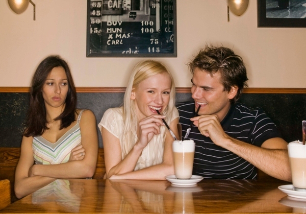 Почему мы выбираем чужих мужей?