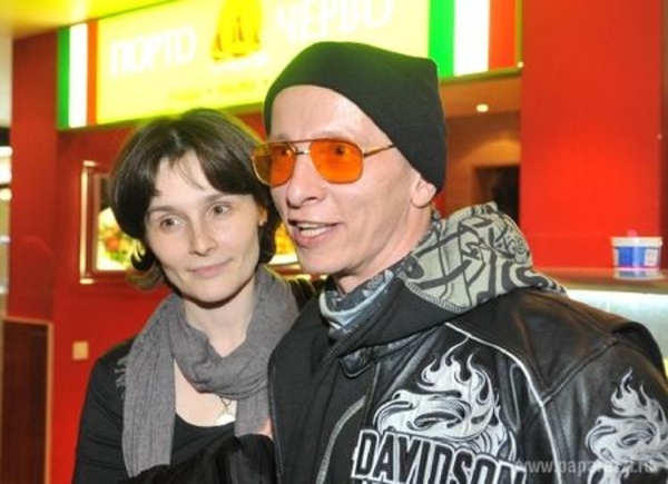 Охлобыстин вывел жену в свет