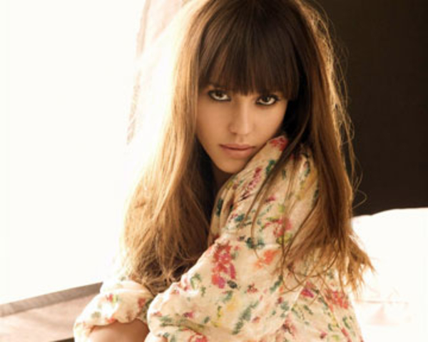 Джессику Альбу больше не волнует фигура