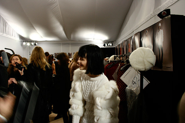 Показ Burberry Prorsum в Пекине: модели-голограммы