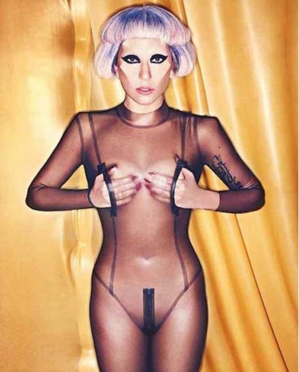 Lady Gaga представила новую сексуальную фотосессию