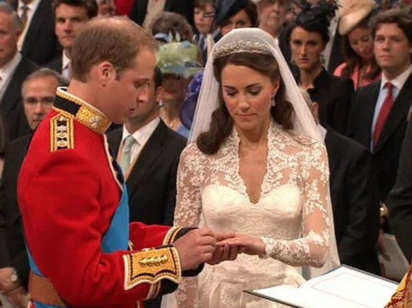 Принц не мог надеть кольцо на дрожащие руки Кейт