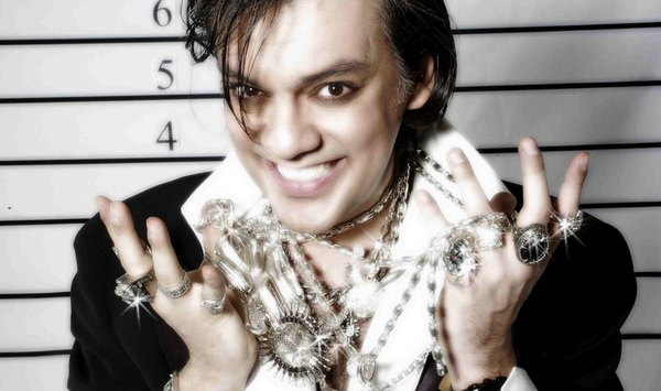 Киркоров разрешил снять на камеру свой визит в храм