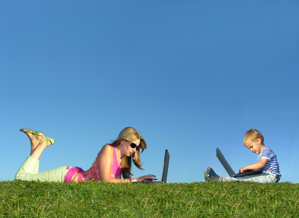 Для ребенка мать является примером для подражания