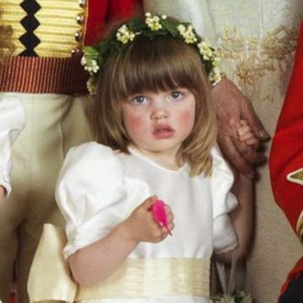 На королевских свадебных фото есть червяк