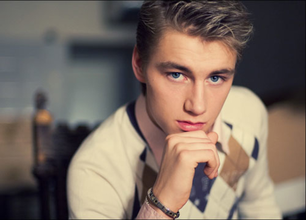 Воробьев бросил Акиньшину