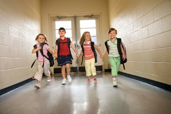 Как помочь ребенку стать своим в кругу сверстников