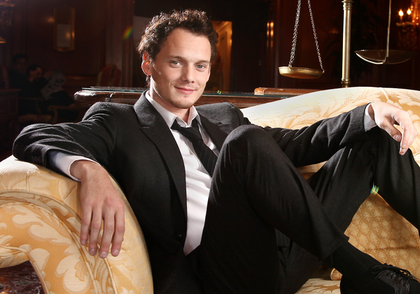 Антон Ельчин