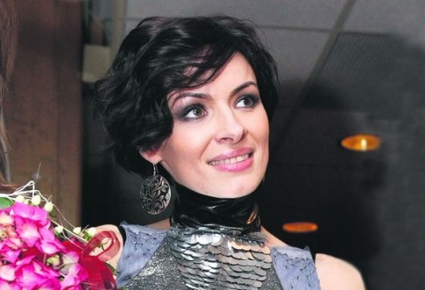 Мейхер заменит солистка из Блестящих