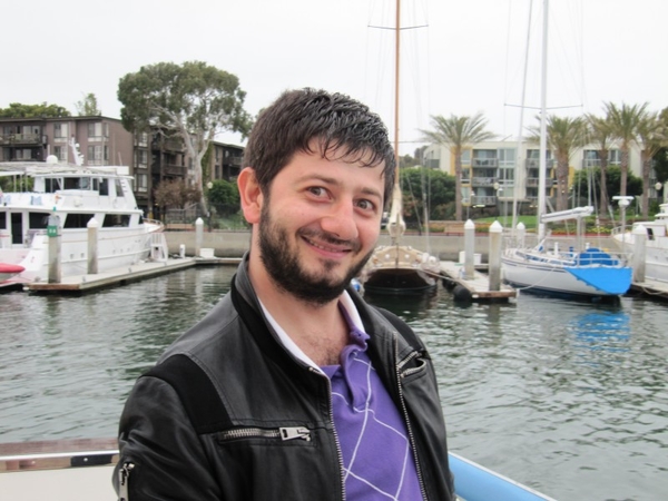 Михаил Галустян