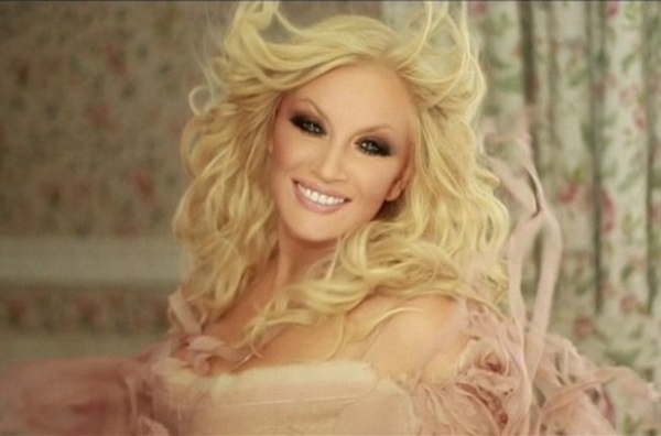 Таисия Повалий усыновит ребенка