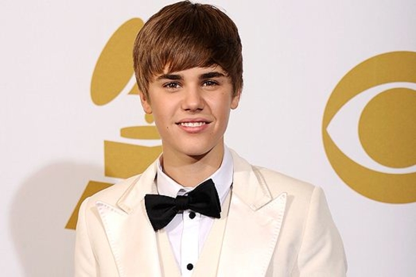 Джастин Бибер представил женский парфюм