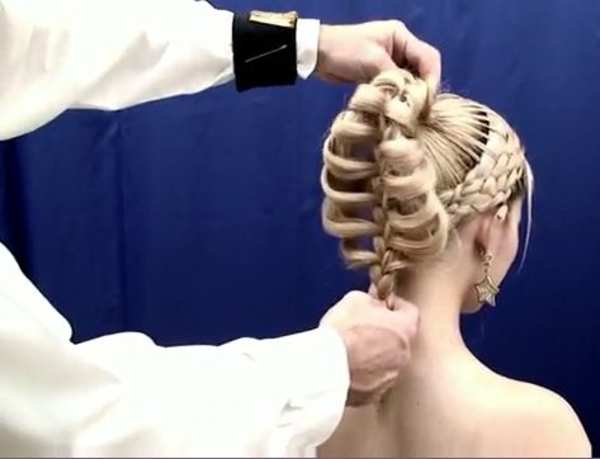 Как сделать вечернюю прическу для длинных волос