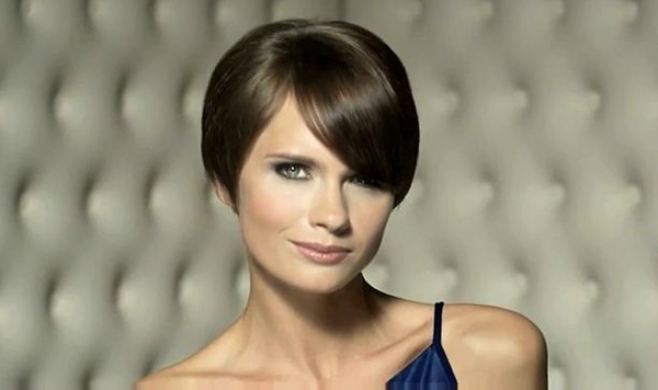 Строгая элегантность: прическа для короткой стрижки