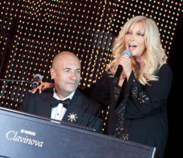 На Аллее Звезд увековечили имена Таисии Повалий и Игоря Крутого