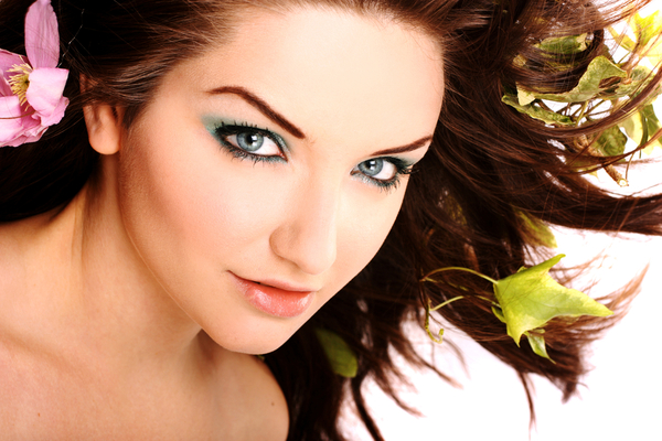 В моде – украшения из цветов