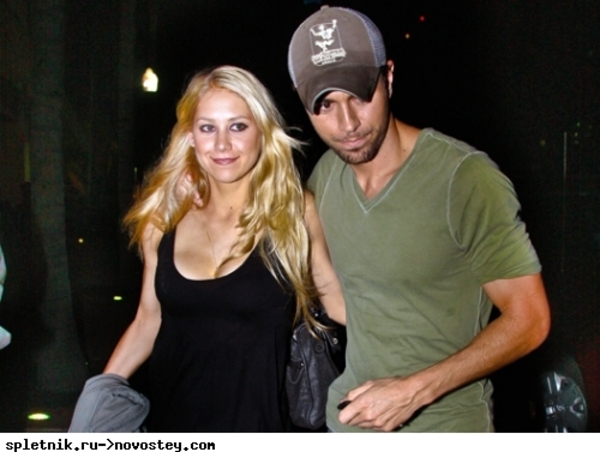 Энрике Иглесиас рассказал об отношениях с Анной Курниковой