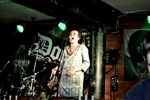 Чичерина: Девочка плачет. Девочки смеются