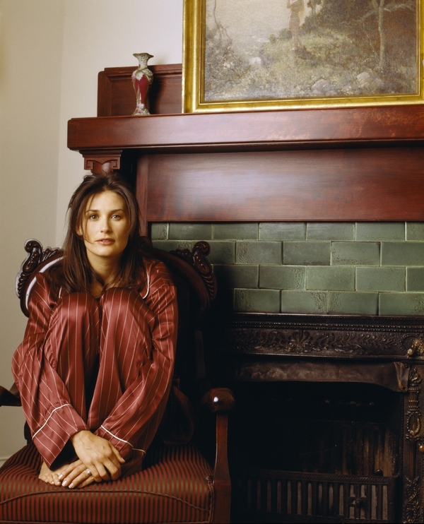 Деми Мур снялась в документальном фильме о современном рабстве