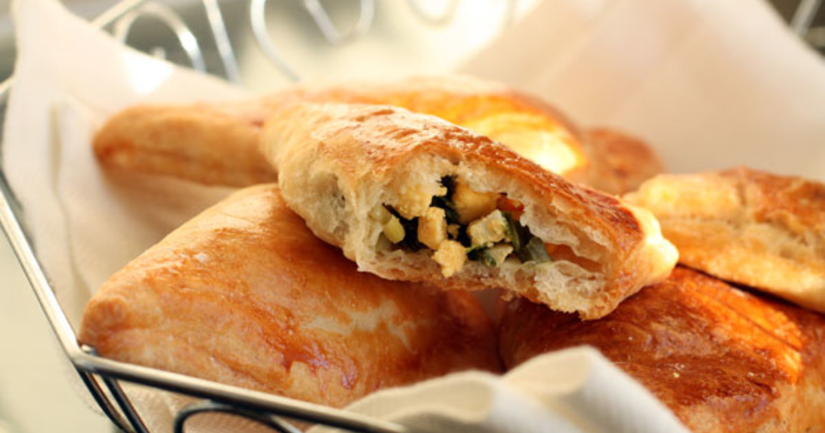 Слоеные пирожки с яйцом и зеленым луком Женский журнал IVONA