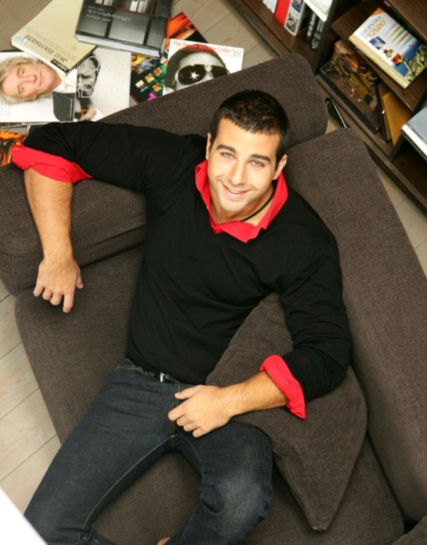 Иван Ургант пользуется чужими шутками