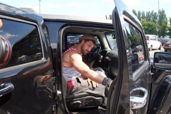 Холостяк приехал в Украину, чтобы объясниться