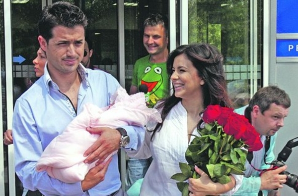 Стало известно, как Ани Лорак назвала дочь