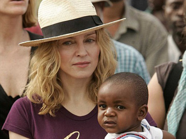 Папарацци сфотографировали Мадонну без макияжа