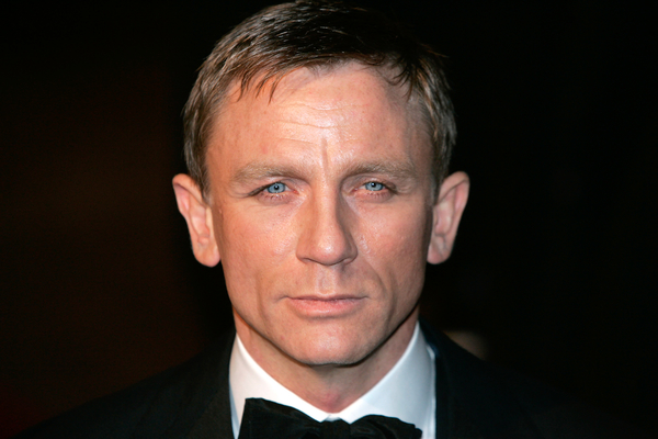 Джеймс Бонд (Дэниел Крейг) женился