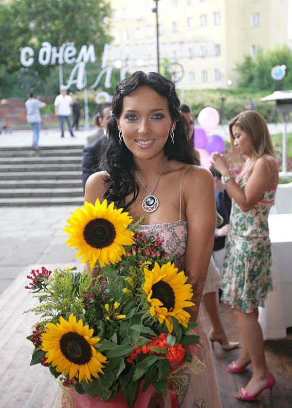 День рождения Алсу отметила без мужа и детей