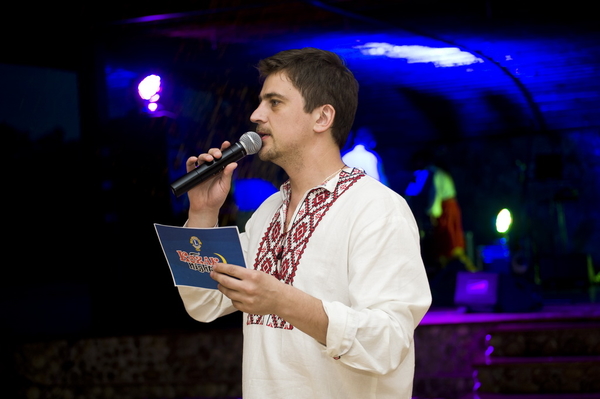 В Киеве прошел благотворительный вечер в украинском стиле