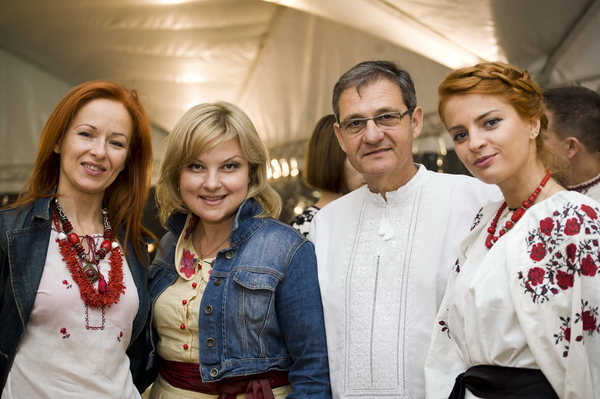 В Киеве прошел благотворительный вечер в украинском стиле