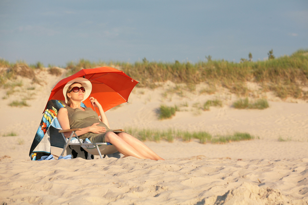 Что беременной нужно знать о загаре