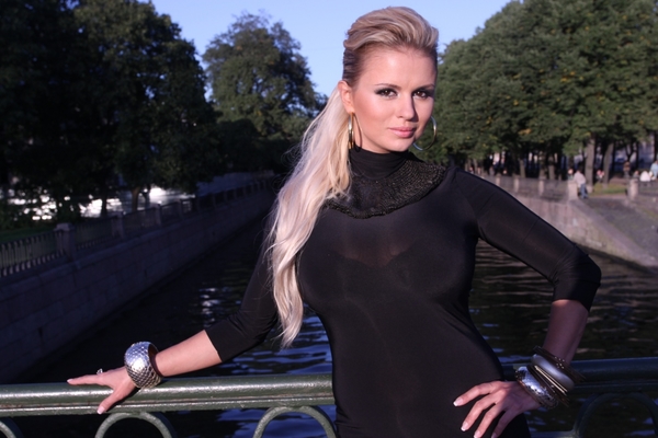 Анна Семенович презентовала клип – Не Мадонна