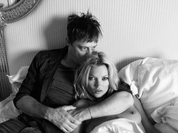 В Сети появились снимки первой брачной ночи Кейт Мосс и Джейми Хинса