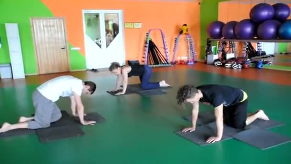 Яна Соломко занимается йогой